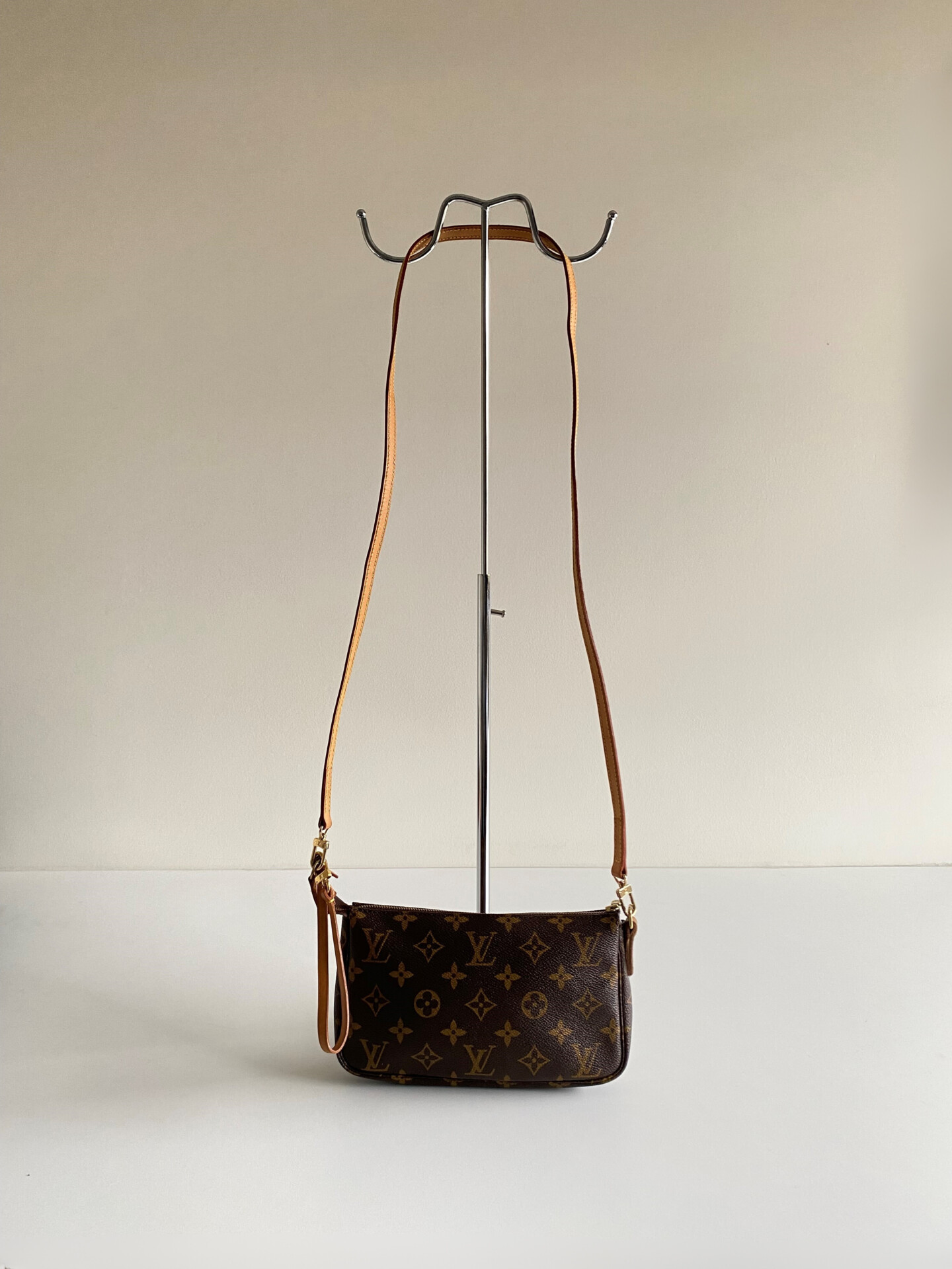 Louis Vuitton Pochette Crossbody