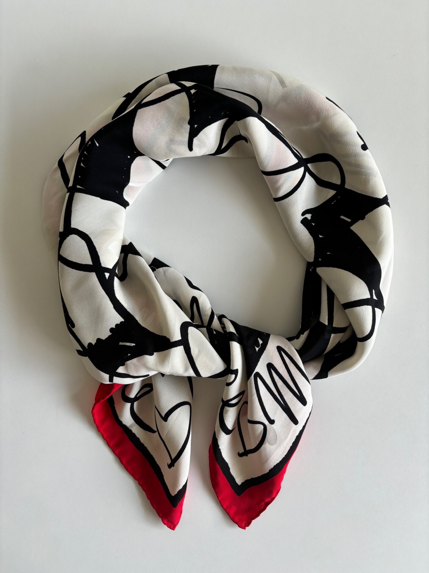 Moschino silk scarf ‘Amore’